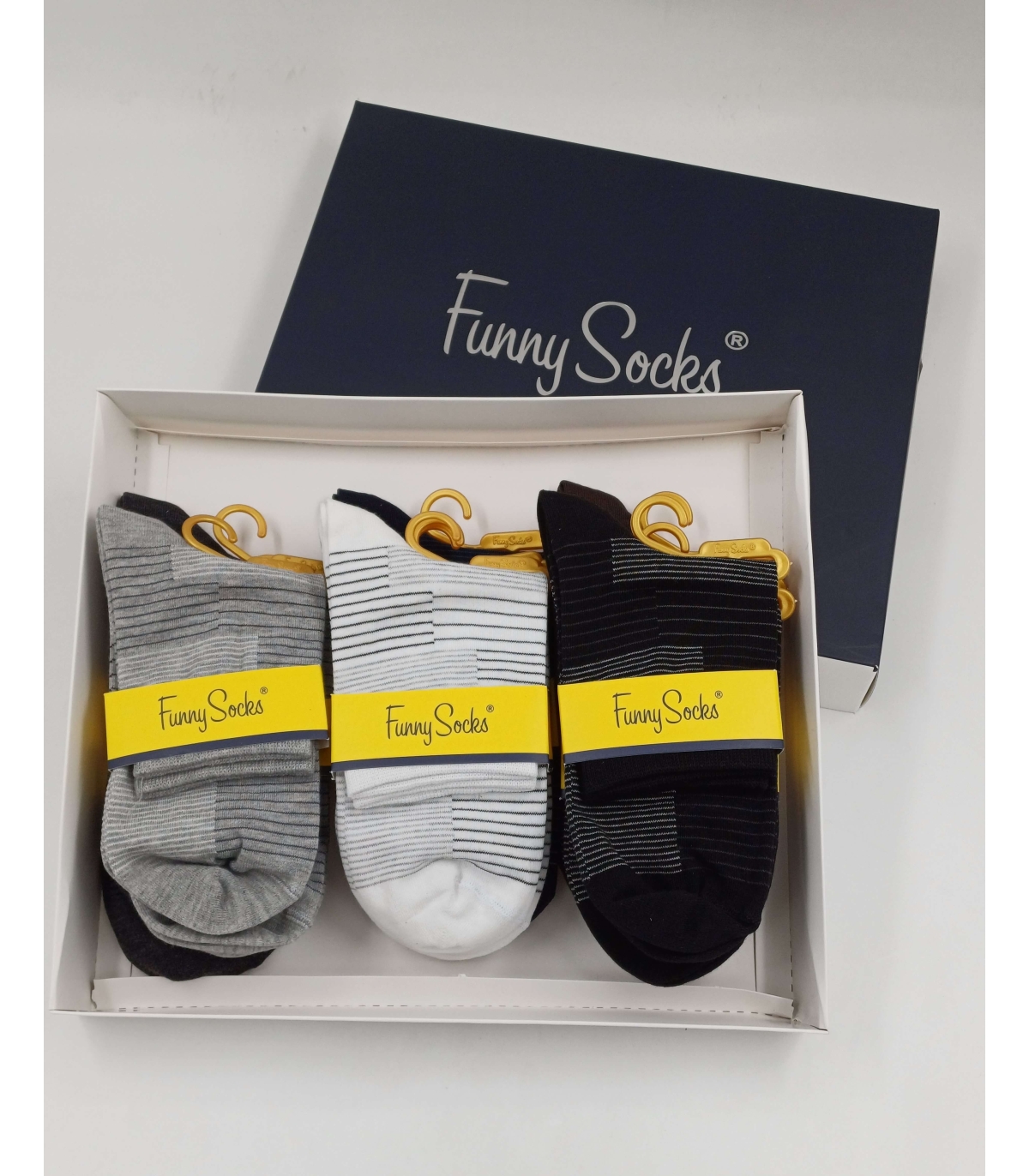 خرید عمده پک جوراب نیم ساق مردانه Funny Socks فانی ساکس کد 75119 - جعبه 12 عددی