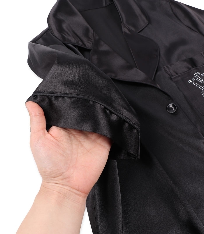 پک ست لباس خواب راحتی شلوارک و بلوز ساتن اما کد 3510 طرح Victoria's Secret - بسته 2 عددی